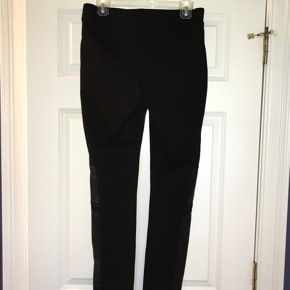 Black pull-on leggings with faux leather accents - Picture 2 of 4